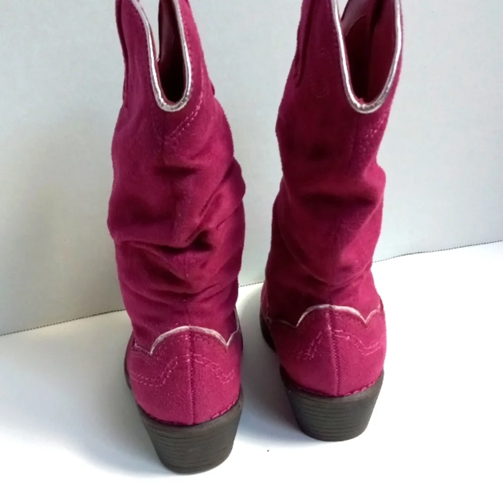 FUSCHIA & SILVER ROUGE COWBOY BOOTS